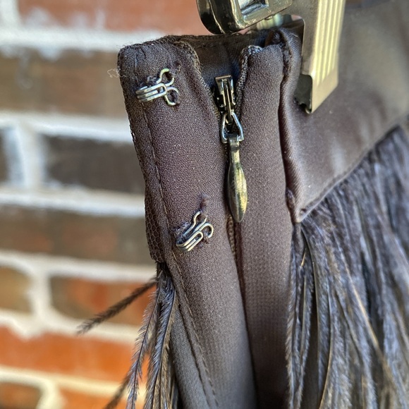 Express ostrich feather skirt with beaded waistband - Picture 5 of 10